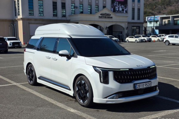 2025 Kia Carnival с пробегом 2 400 км
