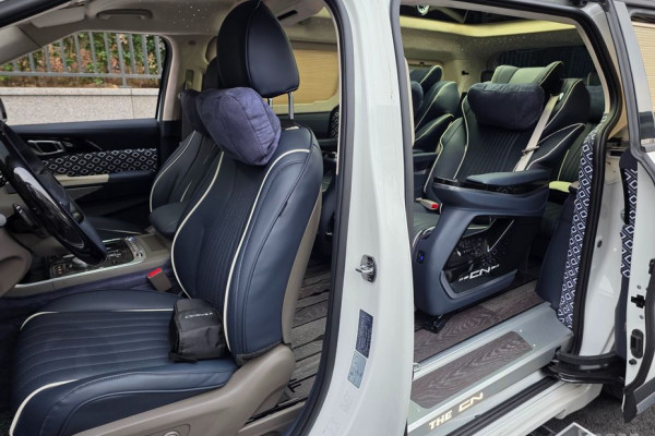 2025 Kia Carnival с пробегом 2 400 км