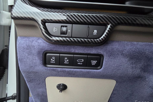 2025 Kia Carnival с пробегом 2 400 км