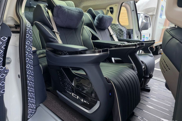 2025 Kia Carnival с пробегом 2 400 км