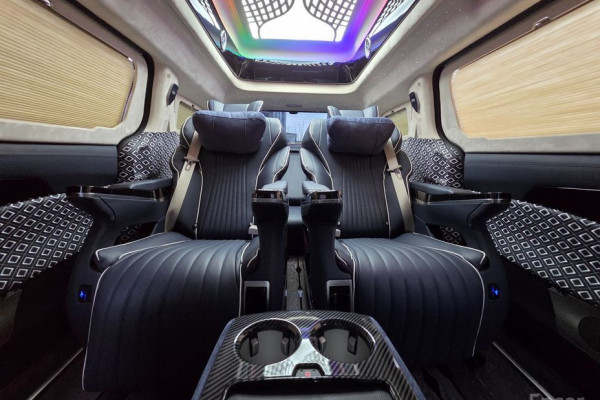 2025 Kia Carnival с пробегом 2 400 км