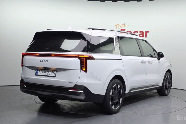 2024 Kia Carnival с пробегом 33 435 км