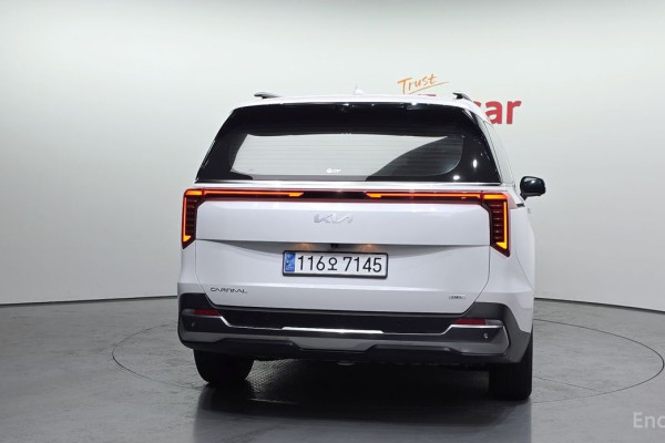 2024 Kia Carnival с пробегом 33 435 км