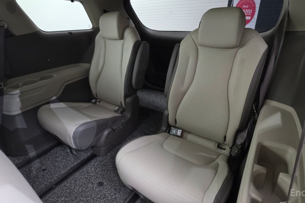 2024 Kia Carnival с пробегом 33 435 км