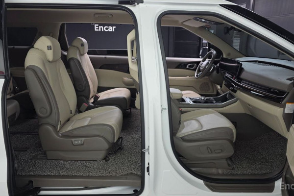 2024 Kia Carnival с пробегом 33 435 км