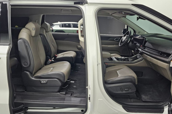 2024 Kia Carnival с пробегом 40 403 км