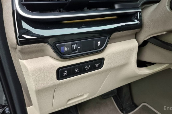 2024 Kia Carnival с пробегом 20 443 км