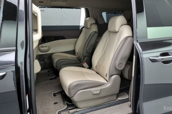 2024 Kia Carnival с пробегом 20 443 км