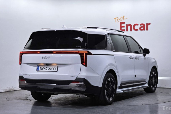 2024 Kia Carnival с пробегом 6 770 км