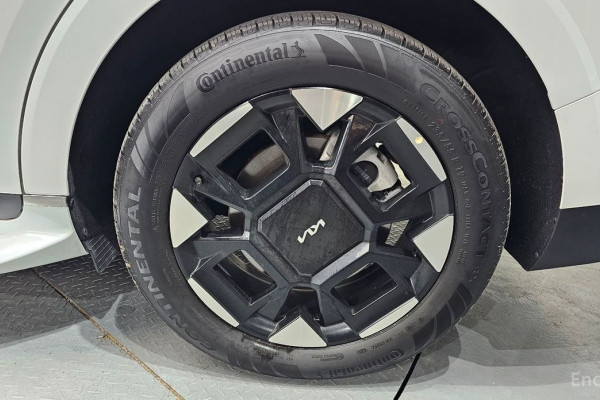 2024 Kia Carnival с пробегом 6 770 км