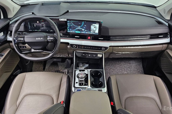 2024 Kia Carnival с пробегом 6 770 км