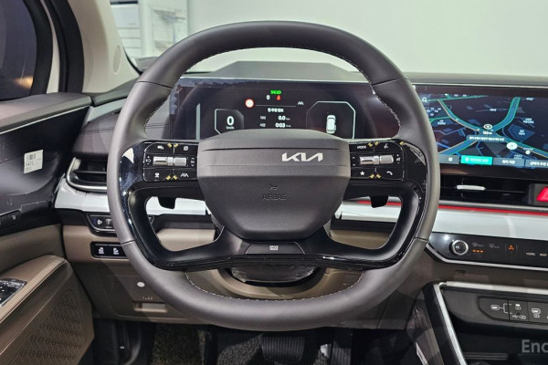 2024 Kia Carnival с пробегом 6 770 км