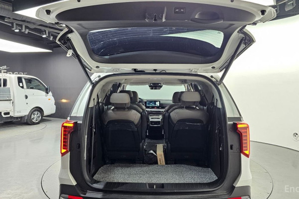 2024 Kia Carnival с пробегом 6 770 км