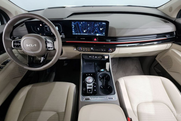 2024 Kia Carnival с пробегом 6 551 км