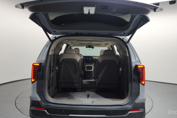 2024 Kia Carnival с пробегом 6 551 км