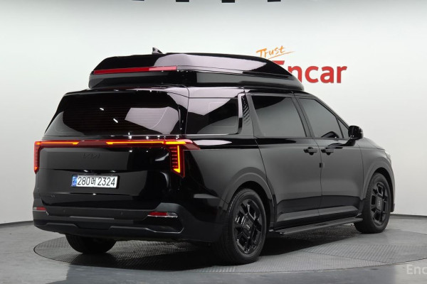 2024 Kia Carnival с пробегом 14 631 км