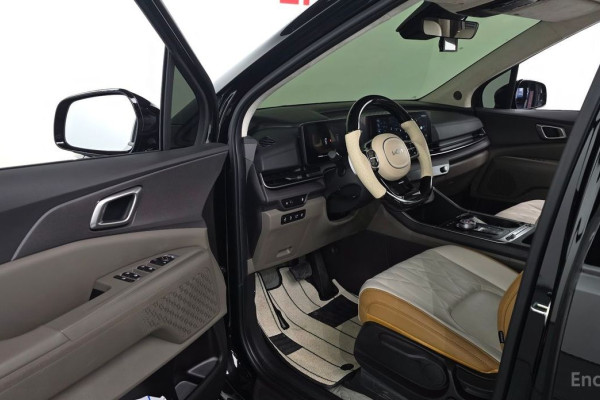 2024 Kia Carnival с пробегом 14 631 км