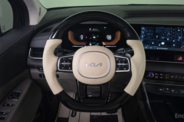 2024 Kia Carnival с пробегом 14 631 км