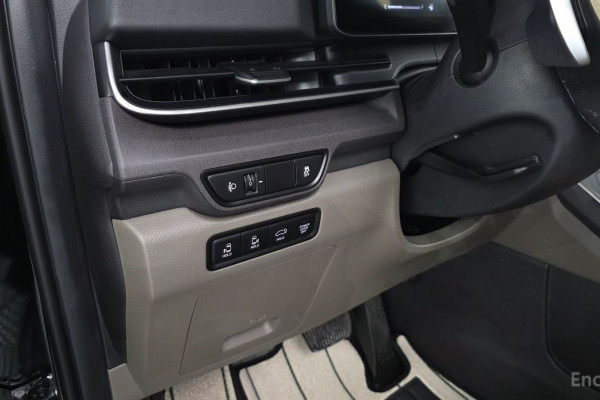 2024 Kia Carnival с пробегом 14 631 км