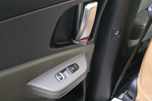 2024 Kia Carnival с пробегом 14 631 км