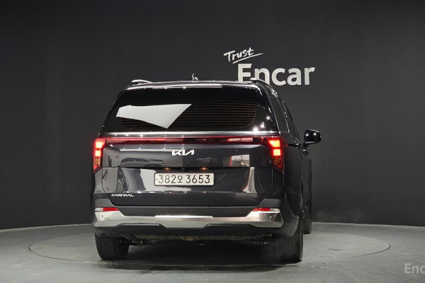 2024 Kia Carnival с пробегом 21 326 км