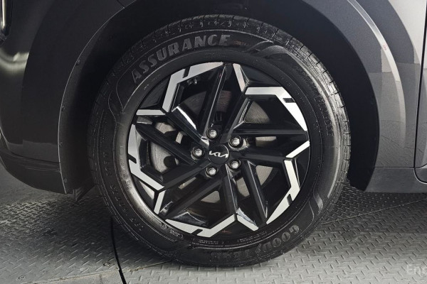 2024 Kia Carnival с пробегом 21 326 км