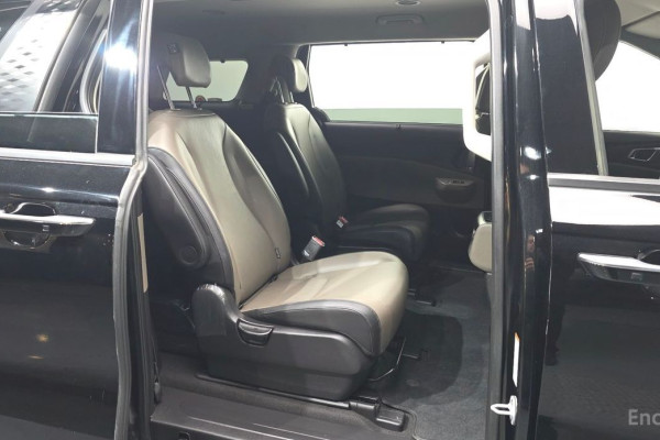 2023 Kia Carnival с пробегом 30 465 км