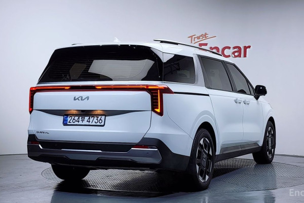 2024 Kia Carnival с пробегом 11 667 км