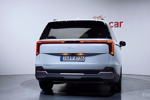 2024 Kia Carnival с пробегом 11 667 км