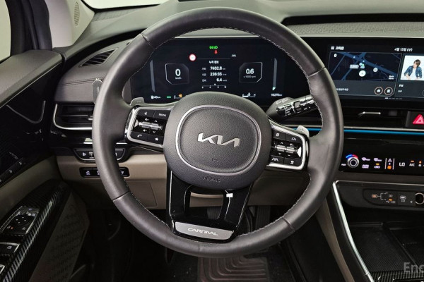 2024 Kia Carnival с пробегом 16 276 км