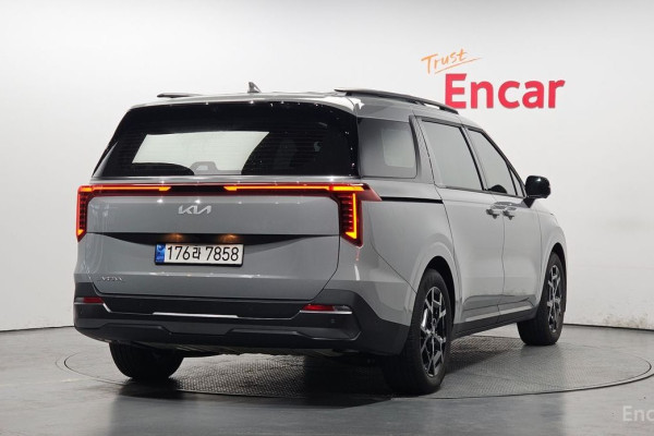 2024 Kia Carnival с пробегом 9 842 км