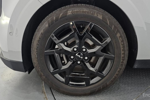 2024 Kia Carnival с пробегом 9 842 км