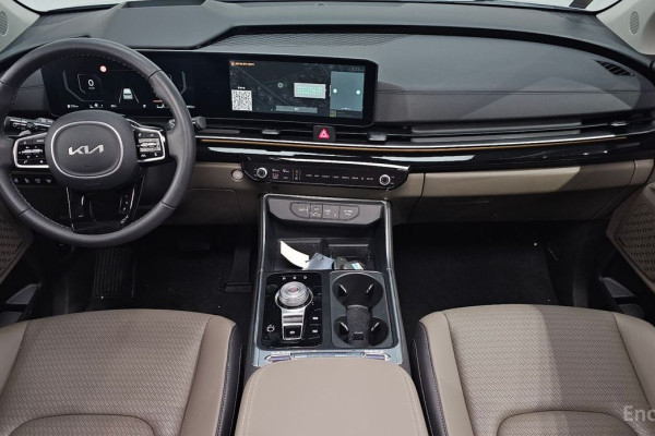 2024 Kia Carnival с пробегом 9 842 км