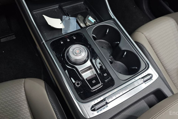 2024 Kia Carnival с пробегом 9 842 км