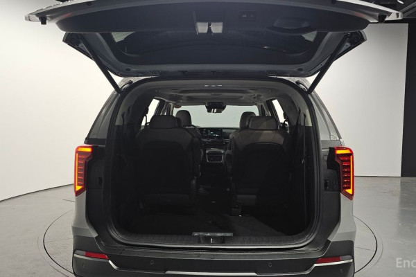 2024 Kia Carnival с пробегом 9 842 км