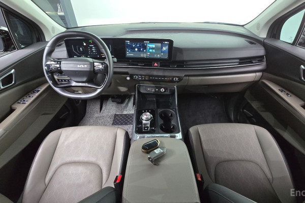 2025 Kia Carnival с пробегом 14 433 км