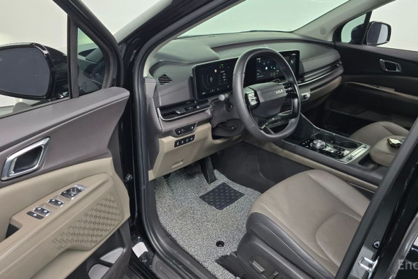 2025 Kia Carnival с пробегом 14 433 км