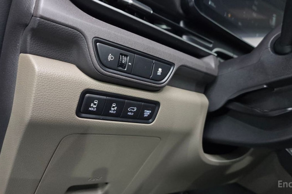 2025 Kia Carnival с пробегом 14 433 км