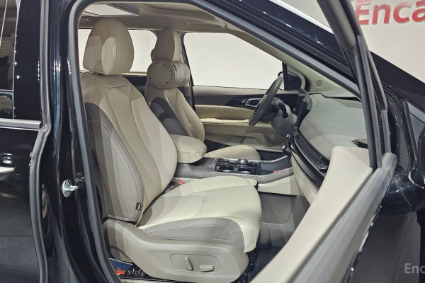 2025 Kia Carnival с пробегом 15 086 км