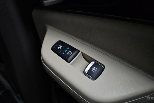 2025 Kia Carnival с пробегом 15 086 км