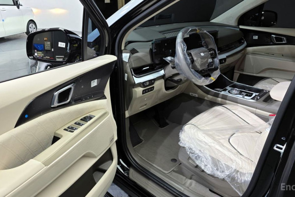 2026 Kia Carnival с пробегом 23 км