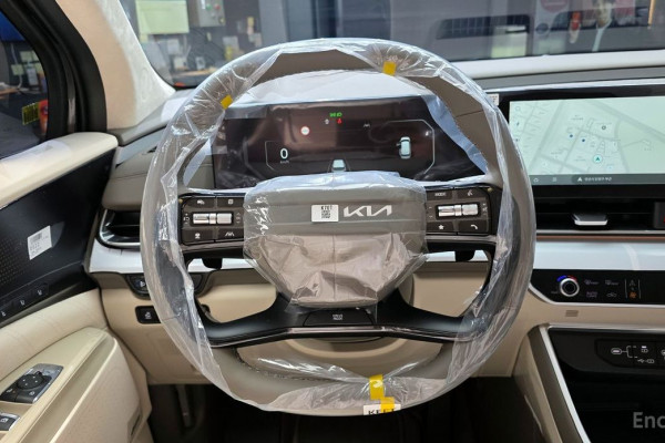2026 Kia Carnival с пробегом 23 км