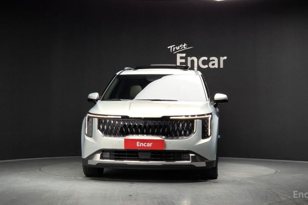 2023 Kia Carnival с пробегом 12 983 км