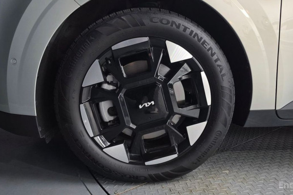 2023 Kia Carnival с пробегом 12 983 км