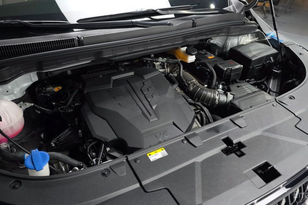 2023 Kia Carnival с пробегом 12 983 км