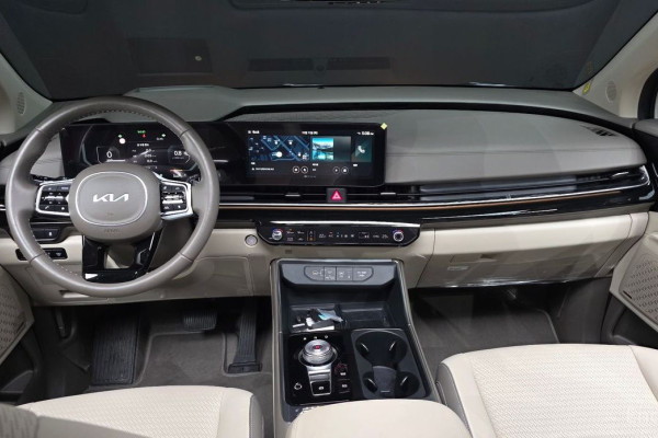 2023 Kia Carnival с пробегом 12 983 км