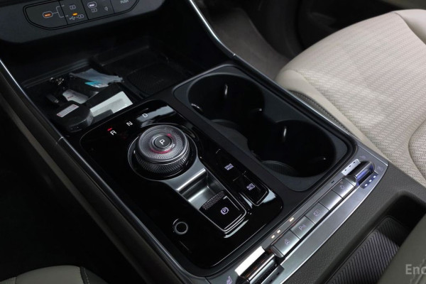 2023 Kia Carnival с пробегом 12 983 км