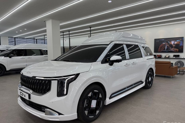 2026 Kia Carnival с пробегом 24 км