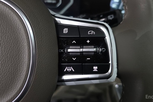 2023 Kia Carnival с пробегом 12 983 км