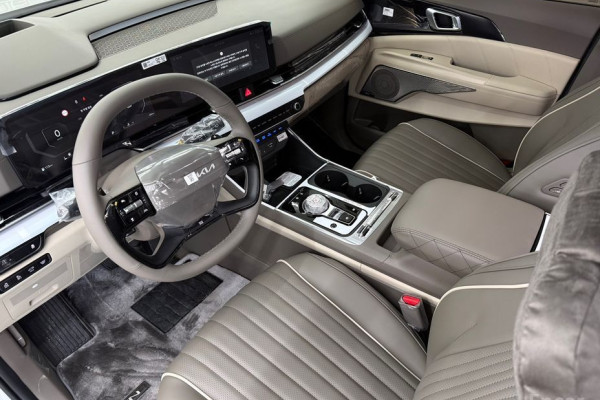 2026 Kia Carnival с пробегом 24 км